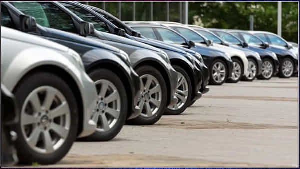 Second Hand Car: సెకండ్ హ్యాండ్ కారు కొనుగోలు చేయడం వల్ల ఉపయోగం ఏమిటి?