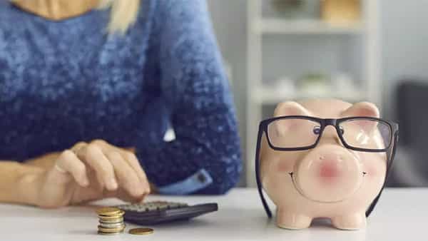 SBI FD: ఎస్బీఐ నుంచి అదిరిపోయే అప్డేట్.. సీనియర్ సిటిజెన్స్కు ఇక పండగే..
