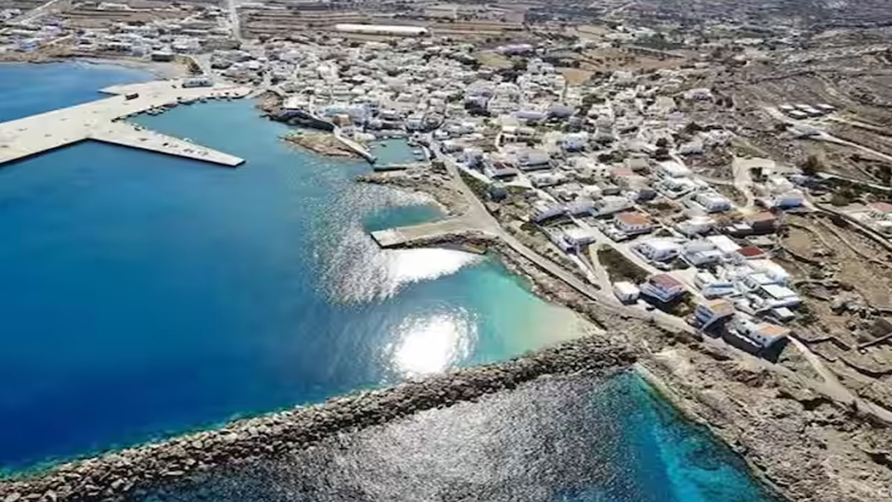 Karpathos and Kasos, Greece
ఒలింపిక్ ఎయిర్ విమానాలు కార్పథోస్, కసోస్ దీవుల మధ్య ప్రయాణీకులను సుమారు 5 నిమిషాల్లో తీసుకువెళతాయి.