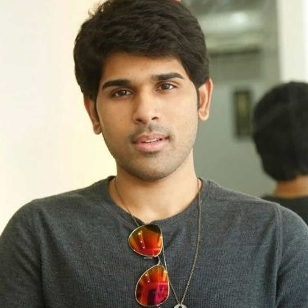 శిరీష్ మంచి మనసు తెలుసుకున్న నెటిజన్లు అతడి ప్రశంసిస్తూ కామెంట్స్ పెడుతున్నారు. మనకున్నంతలో కొంత సాయం.. వేరే వారి జీవితాన్ని నిలబెడుతుందని కామెంట్స్ పెడుతున్నారు. శిరీష్ నుండి ఇంత సపోర్ట్ లభించినందుకు ఆ చిన్నారి కుటుంబ సభ్యలు ధన్యవాదాలు చెబుతున్నారు.
