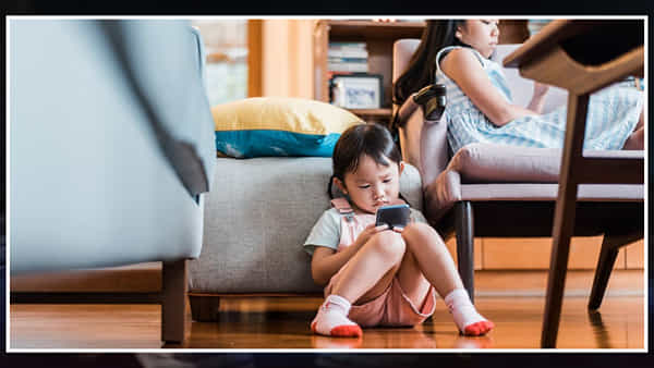 Parenting Tips: మీ పిల్లలకు మొబైల్ ఫోన్లు ఇవ్వడానికి సరైన వయస్సు ఏదో తెలుసా.. నిపుణులు ఏమంటున్నారంటే..