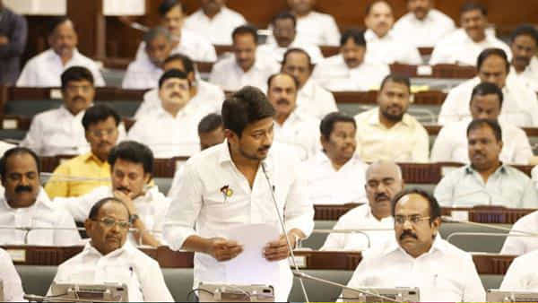 IPL 2023: ఐపీఎల్ టికెట్ రేట్స్ తగ్గించాలని కోరిన ప్రతిపక్షాలు.. అమిత్ షా కొడుకుని అడగండి అంటూ కౌంటరిచ్చిన మంత్రి..