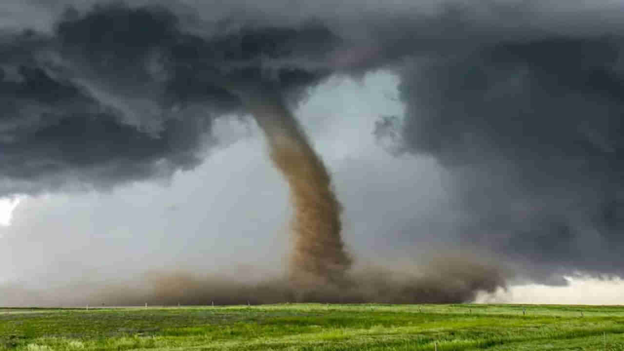 US Tornado: అమెరికాను చుట్టేస్తున్న సుడిగాలి.. 24 మందిని బలితీసుకున్న అత్యంత భయంకరమైన టర్నోడో..