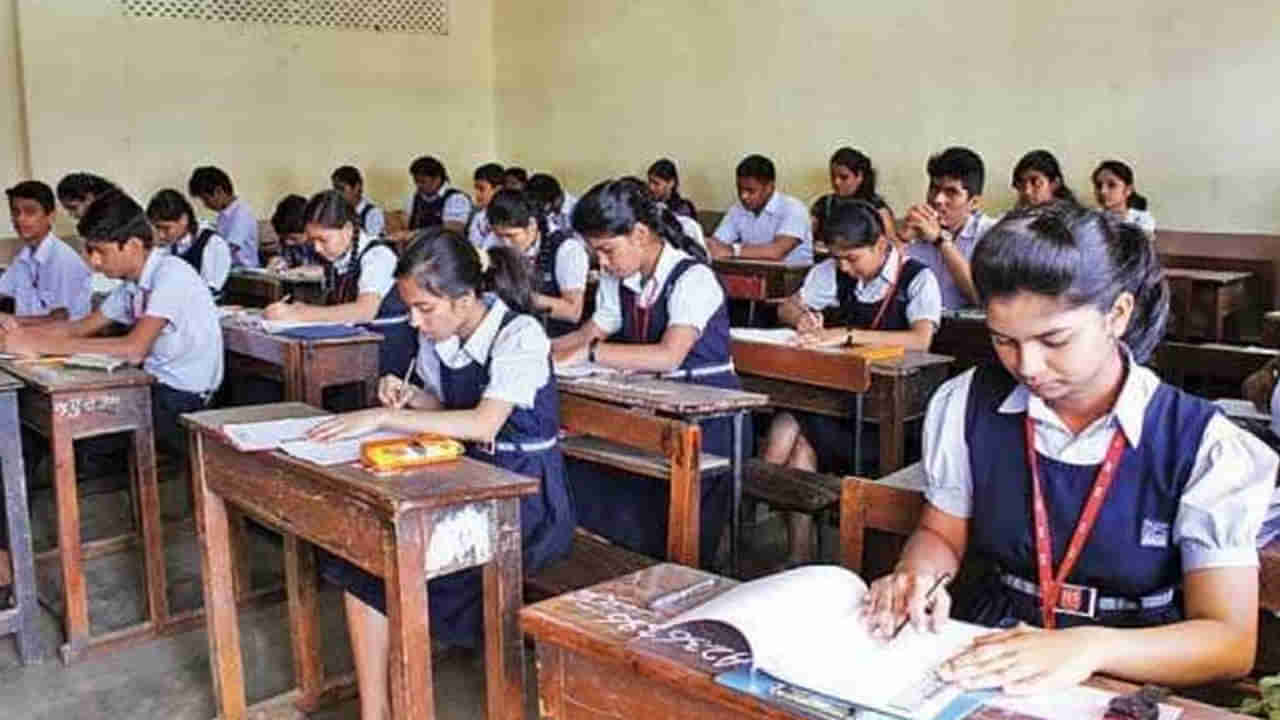 TS 10th Exams: షెడ్యూల్‌ ప్రకారమే తెలంగాణ పదో తరగతి పరీక్షలు.. స్పష్టం చేసిన ఎడ్యుకేషన్‌ డైరెక్టర్‌.