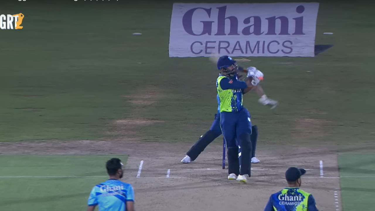 Video: 6 బంతుల్లో 34 పరుగులు.. ఊరమాస్ బ్యాటింగ్‌తో బౌలర్ల బెండు తీసిన ఆల్ రౌండర్.. వైరల్ వీడియో..