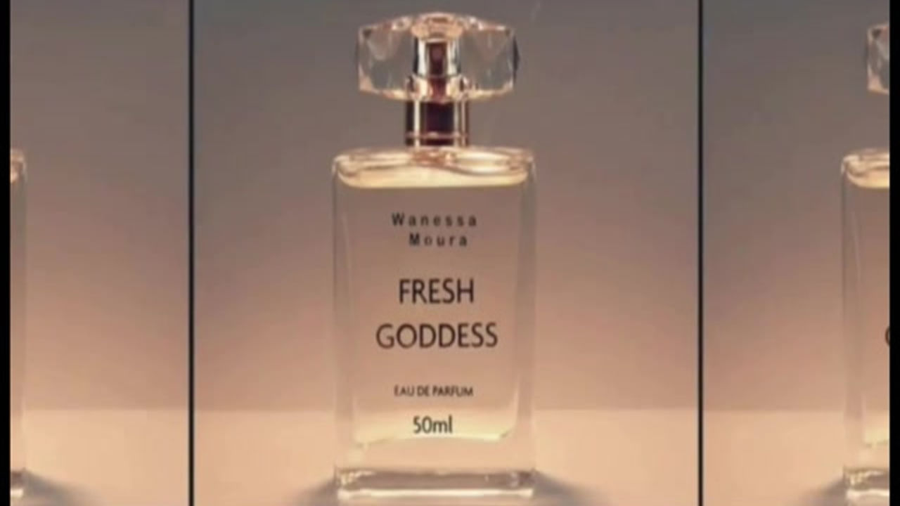   Vanessa puts 8 ml of her sweat into each bottle to make this perfume.  Openly telling the world about making perfume with sweat.  It says that it is a special combination of passion and mystery.