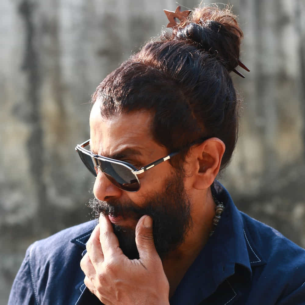తమిళ స్టార్ హీరో విక్రమ్ నటిస్తున్న కొత్త సినిమా ‘తంగలాన్'. ఈ చిత్రానికి పా.రంజిత్ దర్శకత్వం వహిస్తున్నారు. పార్వతి, మాళవిక మోహనన్ నాయికలుగా నటిస్తున్నారు. ఈ చిత్రాన్ని స్టూడియో గ్రీన్, యూవీ క్రియేషన్స్, నీలం ప్రొడక్షన్స్ పతాకాలపై కేఈ జ్ఞానవేల్ రాజా, పా.రంజిత్, వంశీ, ప్రమోద్ నిర్మిస్తున్నారు.