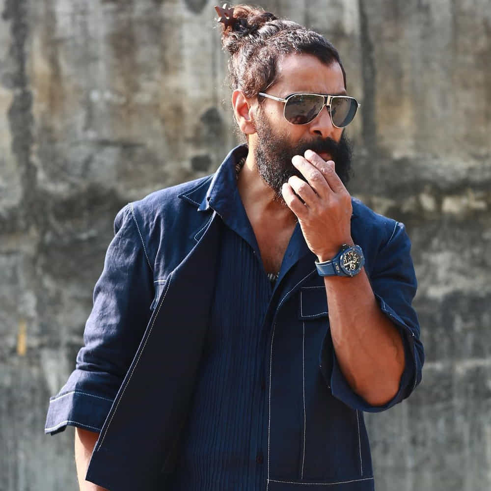 తమిళ స్టార్ హీరో విక్రమ్ నటిస్తున్న కొత్త సినిమా ‘తంగలాన్'. ఈ చిత్రానికి పా.రంజిత్ దర్శకత్వం వహిస్తున్నారు. పార్వతి, మాళవిక మోహనన్ నాయికలుగా నటిస్తున్నారు. ఈ చిత్రాన్ని స్టూడియో గ్రీన్, యూవీ క్రియేషన్స్, నీలం ప్రొడక్షన్స్ పతాకాలపై కేఈ జ్ఞానవేల్ రాజా, పా.రంజిత్, వంశీ, ప్రమోద్ నిర్మిస్తున్నారు.