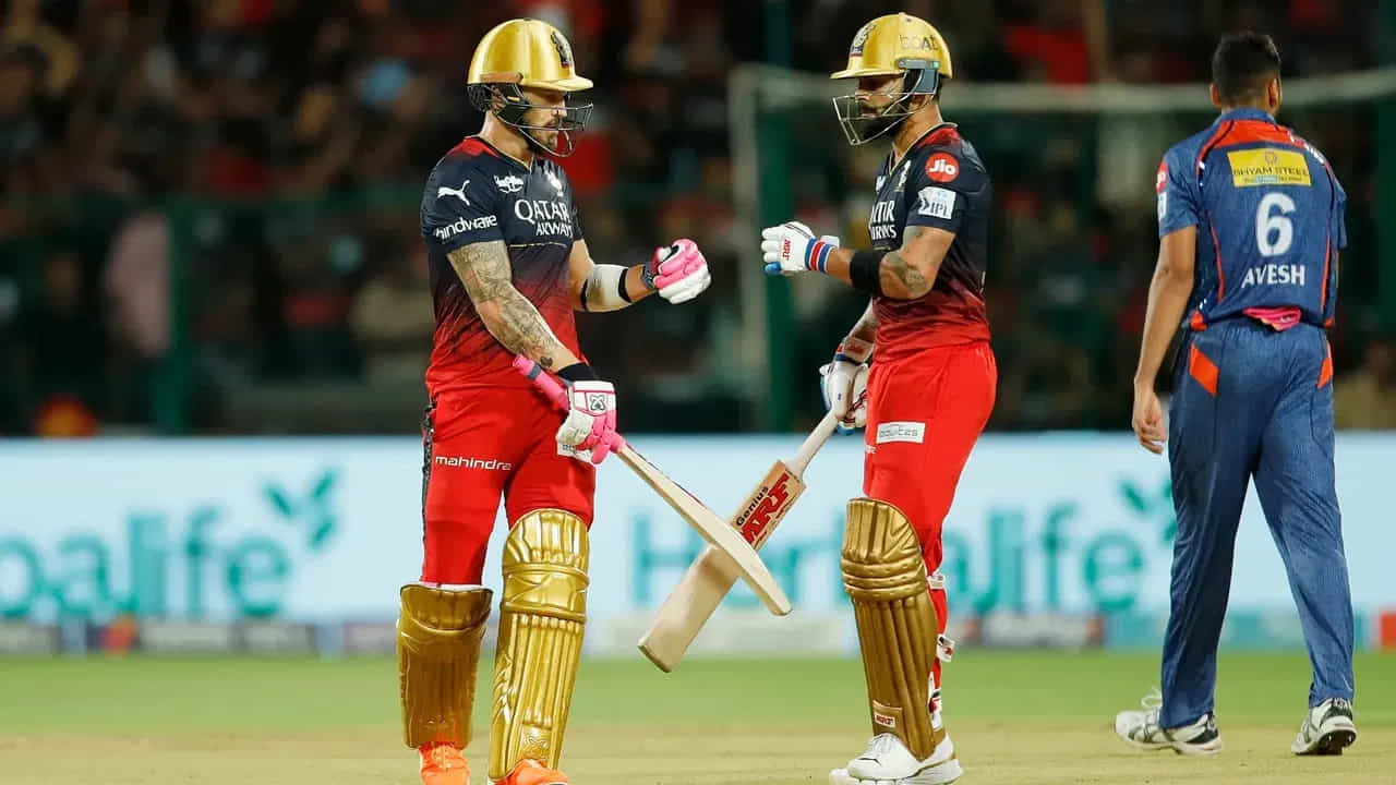 తాజాగా కోహ్లీ సిక్సర్ల రికార్డు నెలకొన్న తర్వాత.. ఐపీఎల్లో అత్యధిక సిక్సర్లు కొట్టిన టాప్ 5 బ్యాట్స్మెన్ లిస్ట్ ఎలా ఉందో ఇప్పుడు చూద్దాం..