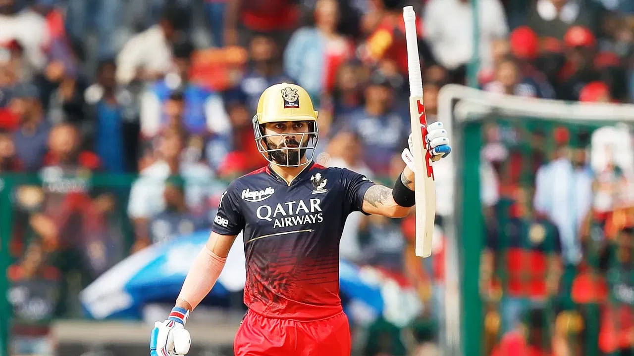 ఈ మ్యాచ్‌లో తొలుత బ్యాటింగ్ చేసిన ఆర్సీబీ జట్టు విరాట్ కోహ్లి హాఫ్ సెంచరీతో 6 వికెట్ల నష్టానికి 174 పరుగులు చేసింది. దీని తర్వాత ఇన్నింగ్స్ ప్రారంభించిన ఢిల్లీ క్యాపిటల్స్ జట్టుకు శుభారంభం లభించలేదు.