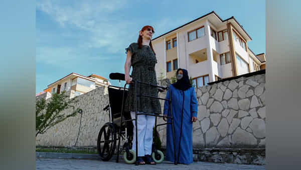 Worlds Tallest Woman: ఆరేళ్లకే 5.8 అంగుళాల ఎత్తు.. ప్రపంచంలోనే పొడవైన మహిళ.. కష్టాలు వేధిస్తున్నా తగ్గేదేలే..
