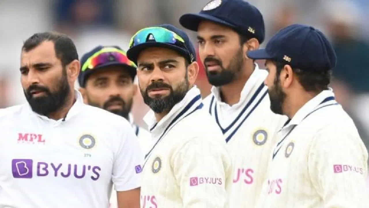 ఇక్కడ బ్యాట్స్మెన్స్గా రోహిత్ శర్మ, శుభ్మన్ గిల్, ఛెతేశ్వర్ పుజారా, విరాట్ కోహ్లీ, అజింక్యా రహానే ఉన్నారు.