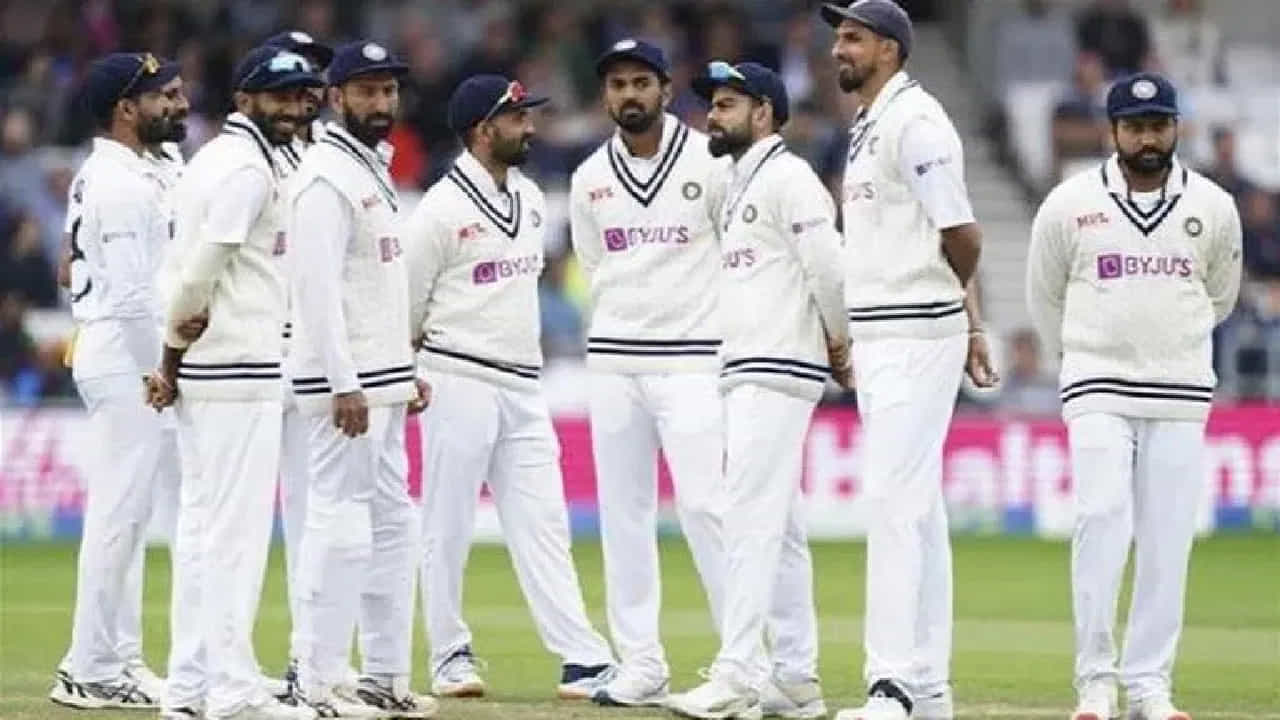 అలాగే రవిచంద్రన్ అశ్విన్, రవీంద్ర జడేజా, అక్షర్ పటేల్, శార్దూల్ ఠాకూర్ ఆల్రౌండర్లుగా నిలిచారు.