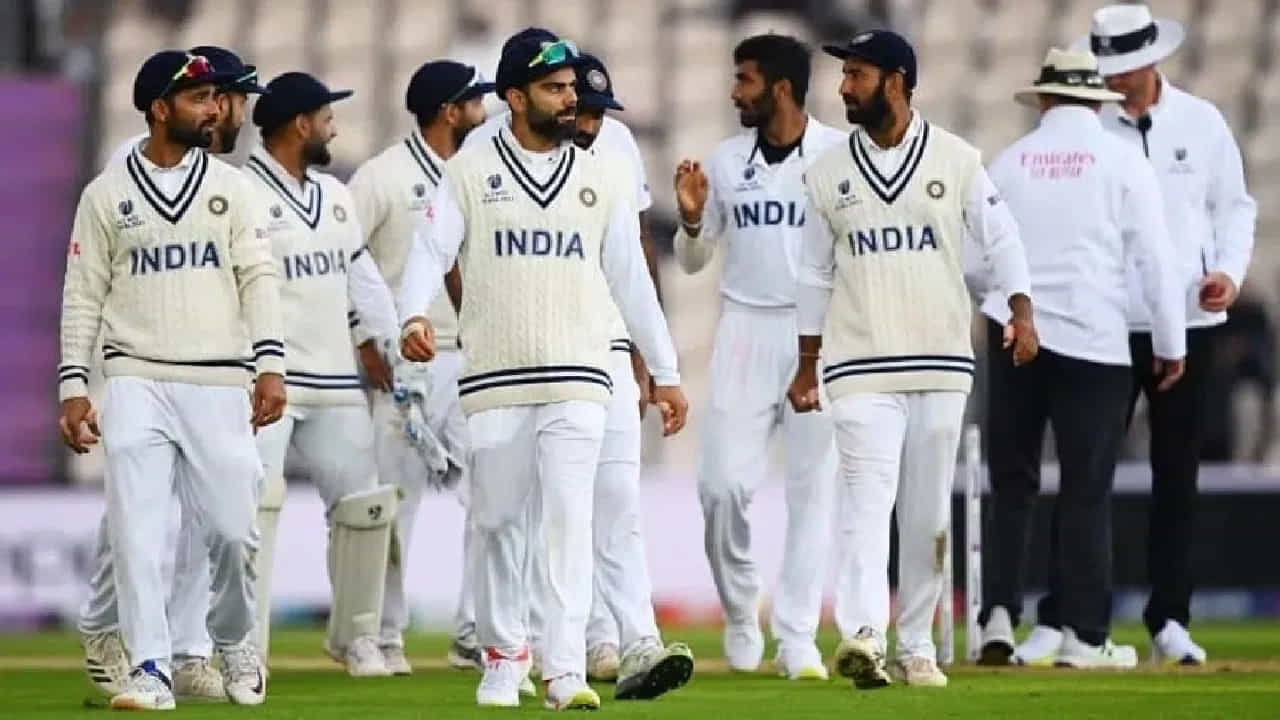 కేఎల్ రాహుల్, కేఎస్ భరత్ ఈసారి వికెట్ కీపర్ స్థానంలో జట్టులో కనిపించారు. అంటే గతసారి కీపర్గా జట్టులో ఉన్న ఇషాన్ కిషన్ ఈసారికి దూరమయ్యాడు.