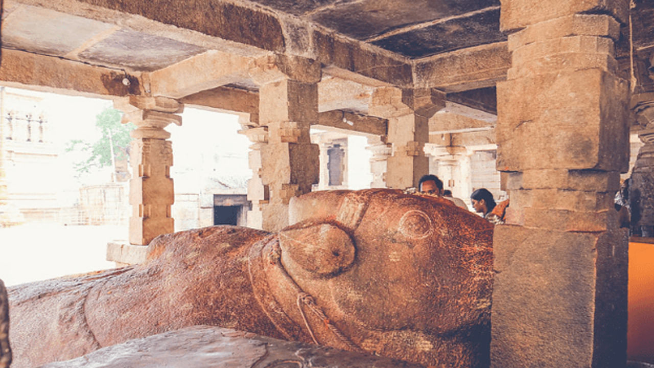 నంది విగ్రహం అసలు పరిమాణం చాలా చిన్నదని, అయితే దాని పరిమాణం పెరుగుతుండడంతో పురాత్తత్వా శాఖ దీనిపై పరిశోధనలు చేసింది. నంది విగ్రహం విస్తరిస్తుందని వారు తేల్చారు. అటువంటి రాయితోనే ఇక్కడి నంది విగ్రహాన్ని తయారు చేసినట్లు పరిశోధనలో వెల్లడైంది. 