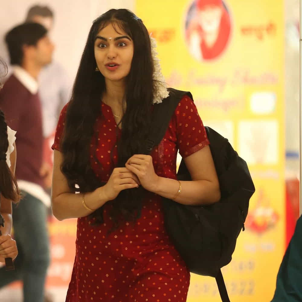 దీంతో సిల్వర్ స్క్రీన్ కన్నా సోషల్ మీడియాలోనే ఎక్కువగా హడావిడి చేస్తూ వచ్చారు అదా.