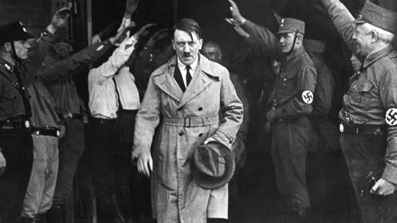 Adolf Hitler: హిట్లర్ నా హీరో అన్నాడు..  దెబ్బకు దిగ్గజ టెక్‌ కంపెనీలో మంచి జాబ్ పోగొట్టుకున్నాడు