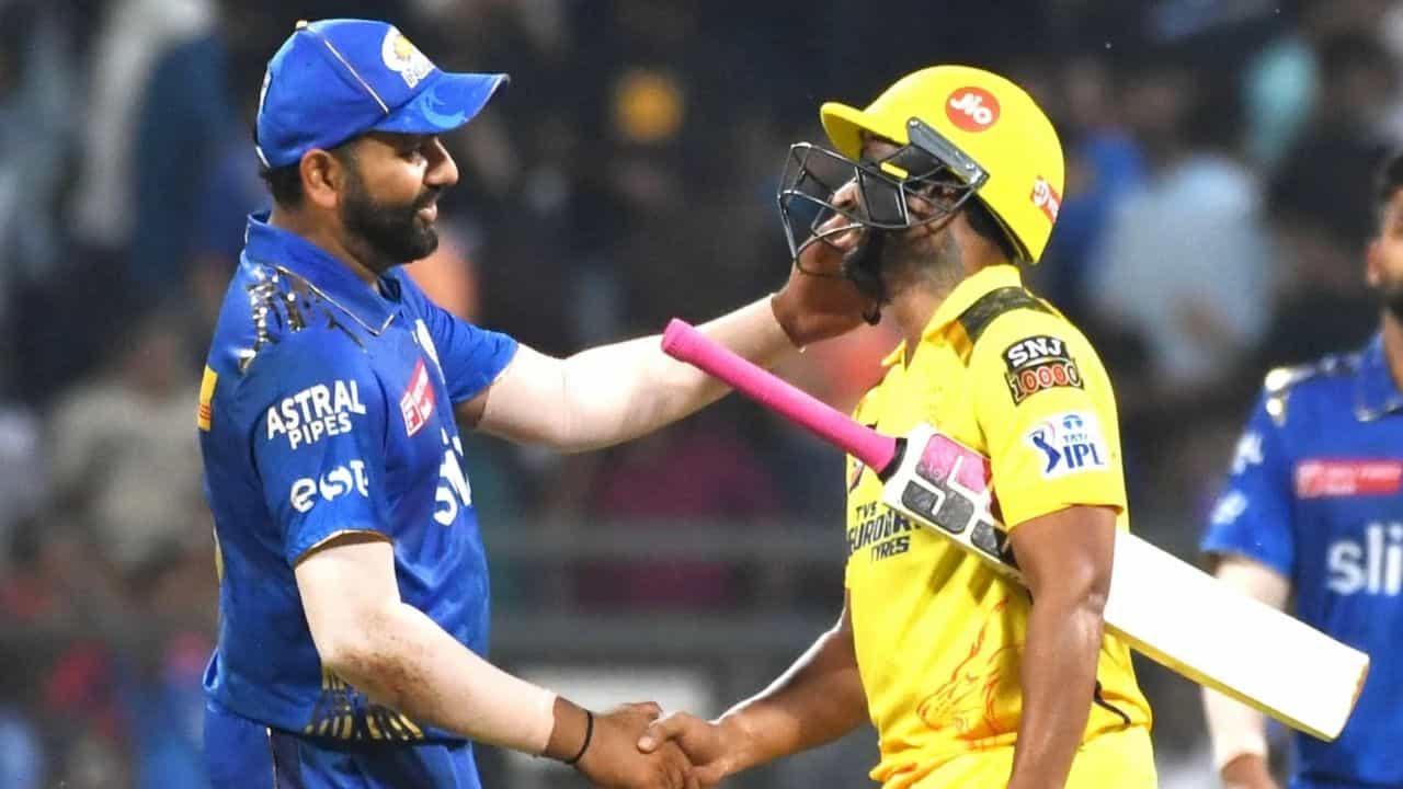 Ambati Rayudu Retirement: చెన్నై సూపర్ కింగ్స్ ఆటగాడు అంబటి రాయుడు రిటైర్మెంట్ ప్రకటించాడు. చెన్నై సూపర్ కింగ్స్ వర్సెస్ గుజరాత్ టైటాన్స్ కీలక ఫైనల్ ముందు తన రిటైర్మెంట్తో షాకిచ్చాడు. ఈ మేరకు సోషల్ మీడియాలో పోస్ట్ చేయడం ద్వారా సమాచారం అందించాడు.