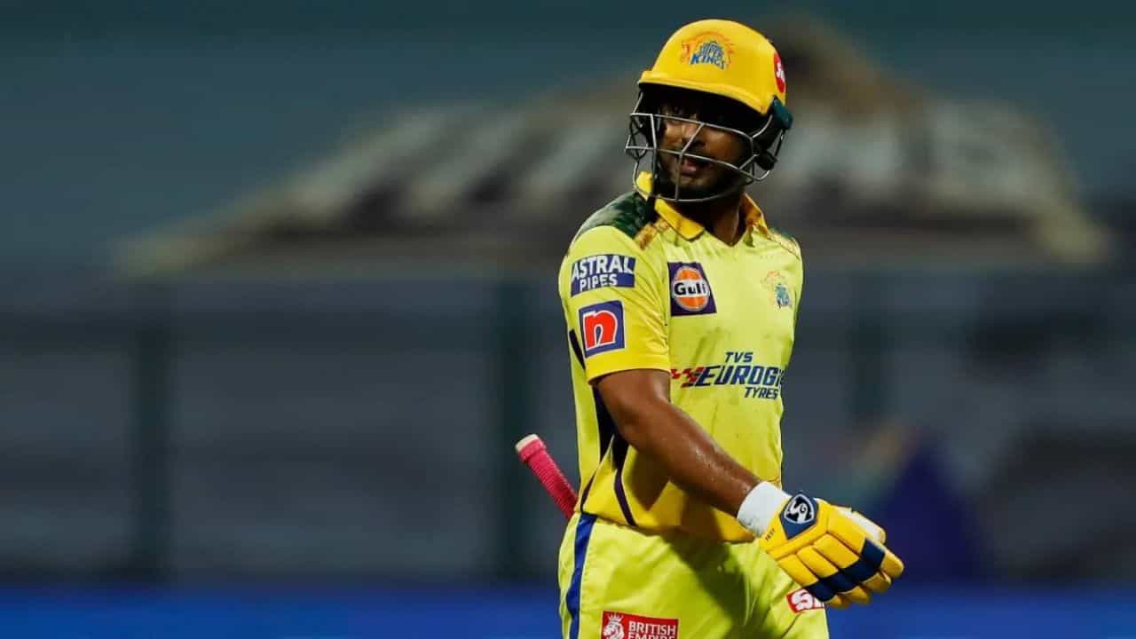 అంబటి రాయుడు తన ఐపీఎల్ కెరీర్ను ముంబై ఇండియన్స్తో ప్రారంభించాడు. అంబటి రాయుడు IPL 2010లో ముంబై ఇండియన్స్లో భాగమయ్యాడు. IPLలో అంబటి రాయుడు సగటు 28.29గా నిలిచింది.