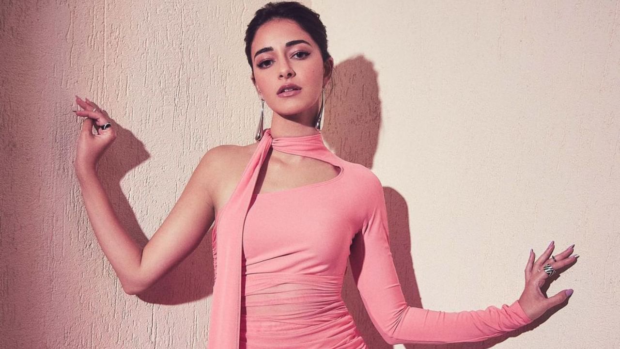 Ananya Pandey: ఆ హీరోతో లవ్‌లో లైగర్ బ్యూటీ అనన్య పాండే.. ఈజీ హింట్‌తో రివీల్ చేసిన రణబీర్ కపూర్‌..!