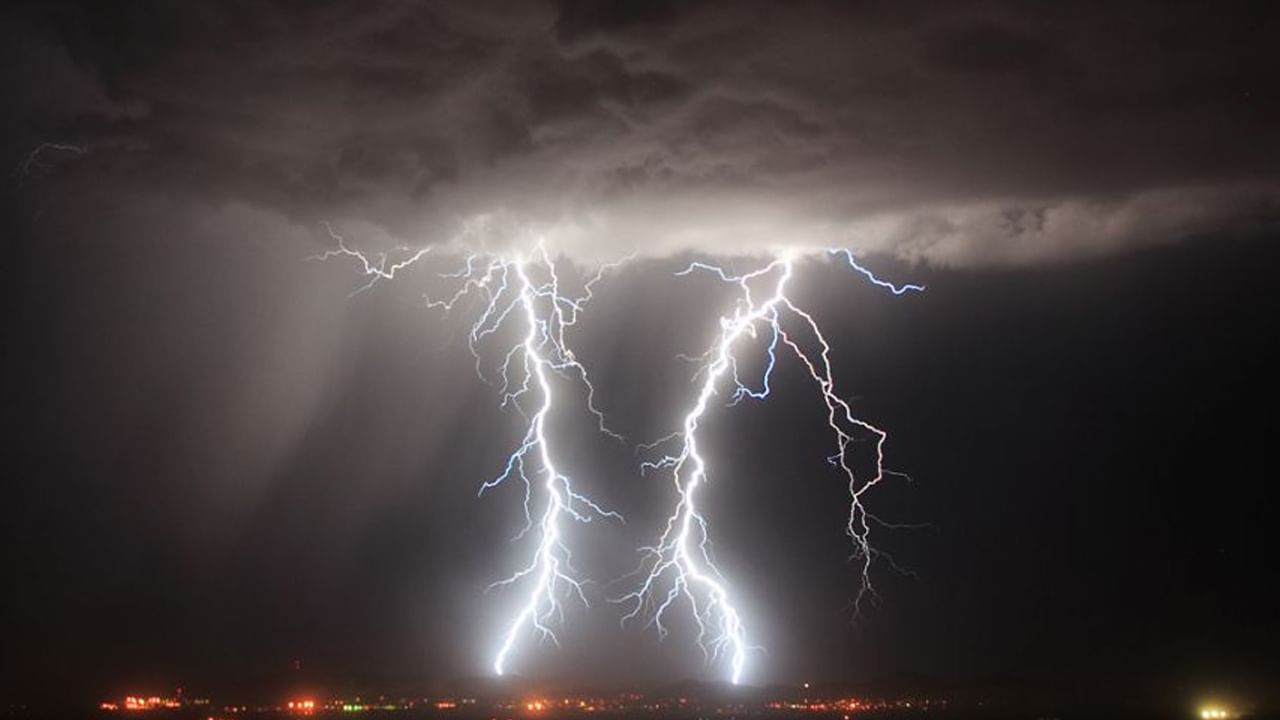 AP Weather: ఏపీకి భారీ వర్ష సూచన.. మరోవైపు నుంచి అల్పపీడన ముప్పు కూడా..