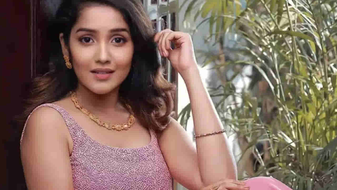 Anikha Surendran: దారుణం.! హీరోయిన్ చనిపోయిందంటూ పోస్టర్స్ వైరల్.. షాక్లో ఫ్యాన్స్..
