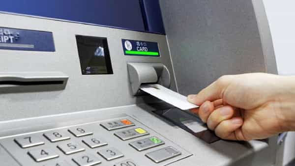 ATM Fraud: సాయం పేరుతో స్వాహా చేసేస్తారు! ఏటీఎం కార్డు ఇరుక్కుందా.. ఇరుకున పడ్డట్టే!