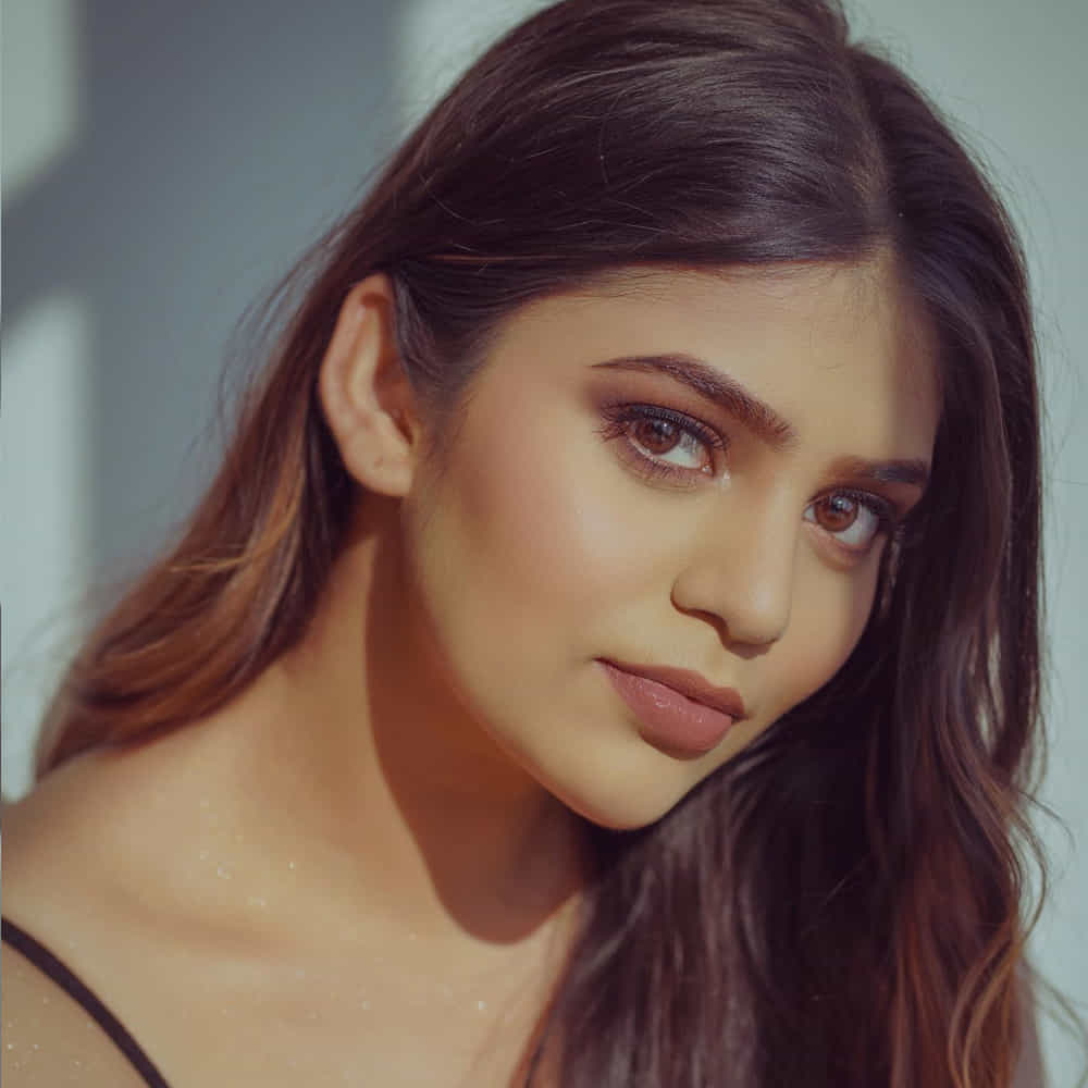 నూతన దర్శకుడు సాయి కిరణ్ డైరెక్షన్‌లో వచ్చిన లేటెస్ట్ హార్రర్ మూవీ మసూద. ఈ సినిమాలో ఓ కీలకపాత్రలో నటించి మెప్పించింది తెలుగు అందం బాంధవి శ్రీధర్. ఈ భామ తాజాగా కొన్ని ఫోటోలను సోషల్ మీడియాలో పంచుకుంది.