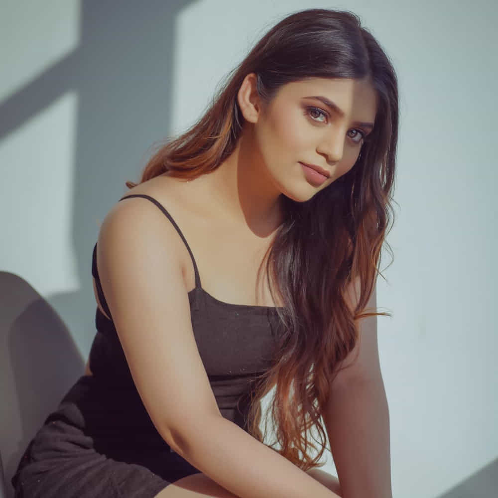 నూతన దర్శకుడు సాయి కిరణ్ డైరెక్షన్‌లో వచ్చిన లేటెస్ట్ హార్రర్ మూవీ మసూద. ఈ సినిమాలో ఓ కీలకపాత్రలో నటించి మెప్పించింది తెలుగు అందం బాంధవి శ్రీధర్. ఈ భామ తాజాగా కొన్ని ఫోటోలను సోషల్ మీడియాలో పంచుకుంది.