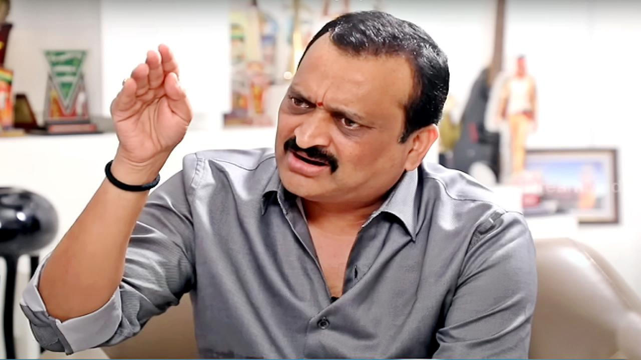 Bandla Ganesh: "తండ్రి కొడుకుల్ని, గురుశిష్యుల్ని విడదీస్తాడు ...