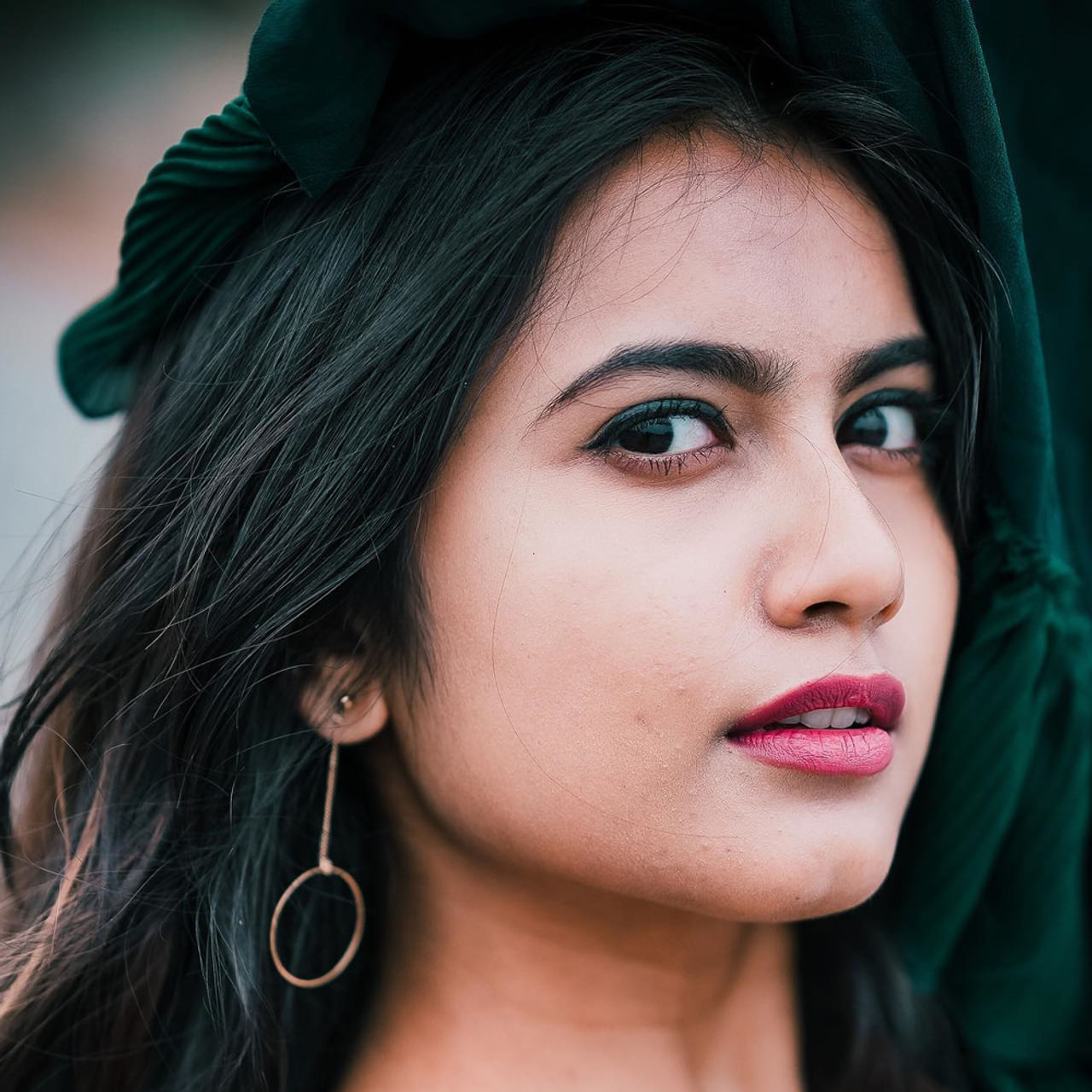 వర్షినీ.. బన్నీవాక్స్ పేరుతో టిక్ టాక్‌లో వీడియోలను చేస్తూ.. సోషల్ మీడియాలో సూపర్ పాపులారిటీ సంపాదించుకుంది ఈ ముద్దుగుమ్మ. అంతేకాదు ఓ సినిమాలో హీరోయిన్‌గా కూడా చేసింది.
