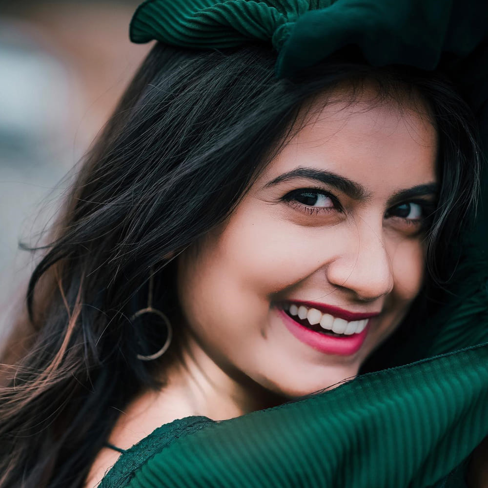 వర్షినీ.. బన్నీవాక్స్ పేరుతో టిక్ టాక్‌లో వీడియోలను చేస్తూ.. సోషల్ మీడియాలో సూపర్ పాపులారిటీ సంపాదించుకుంది ఈ ముద్దుగుమ్మ. అంతేకాదు ఓ సినిమాలో హీరోయిన్‌గా కూడా చేసింది.
