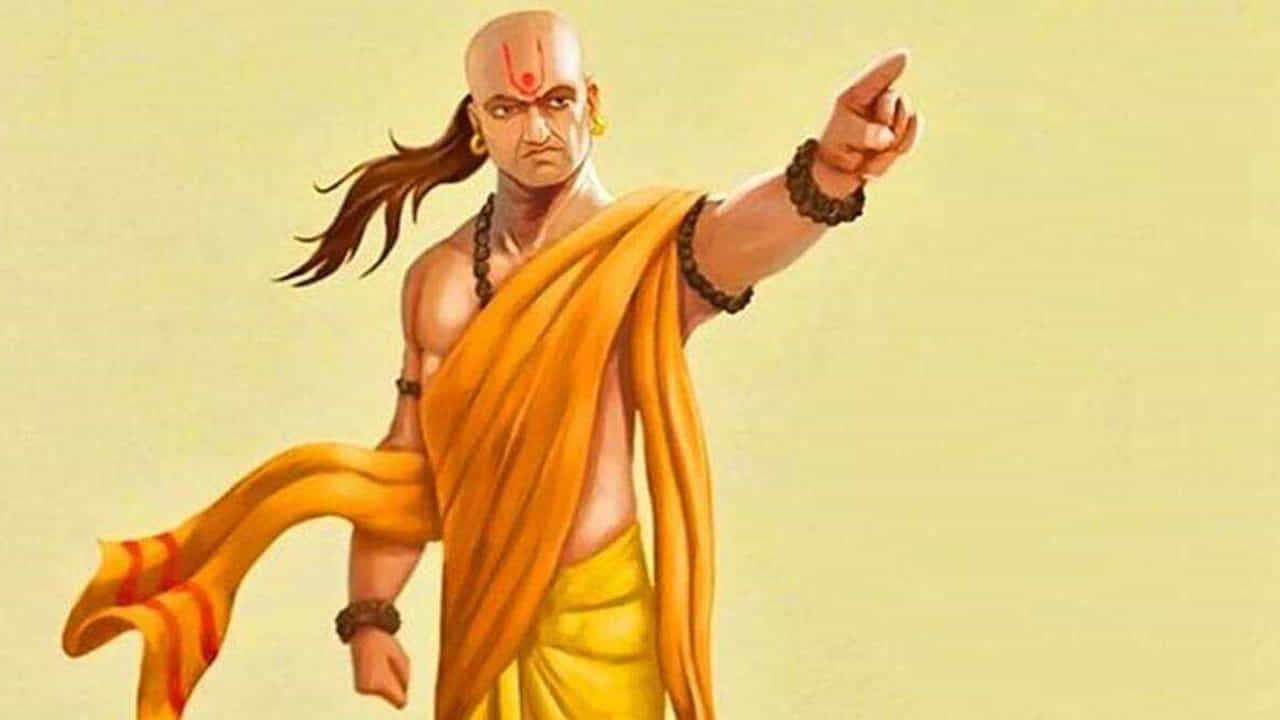 
ఆచార్య చాణక్యుడు ఇతరుల వైఫల్యాలు, తప్పుల చూసి నేర్చుకోవడం అత్యంత ప్రాముఖ్యం అని చెప్పాడు. వ్యక్తిగత నష్టం గురించి ఆలోచించకుండా.. ఇతరులు చేసిన తప్పులను చూసి అర్థం చేసుకోవడం. వాటిని పునరావృతం చేయకుండా ఉండటం తెలివైన వ్యక్తి లక్షణం. అలాంటి వారు కూడా త్వరగా విజయం సాధిస్తారు.