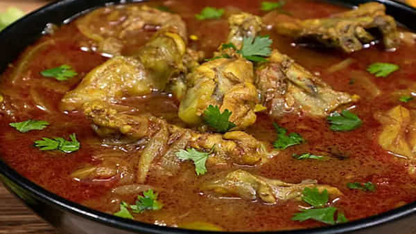 Chicken: మరీ ఇలా కూడా ఉంటారా.. భార్య కోడి కూర వండలేదని ఆత్మహత్య చేసుకున్న భర్త