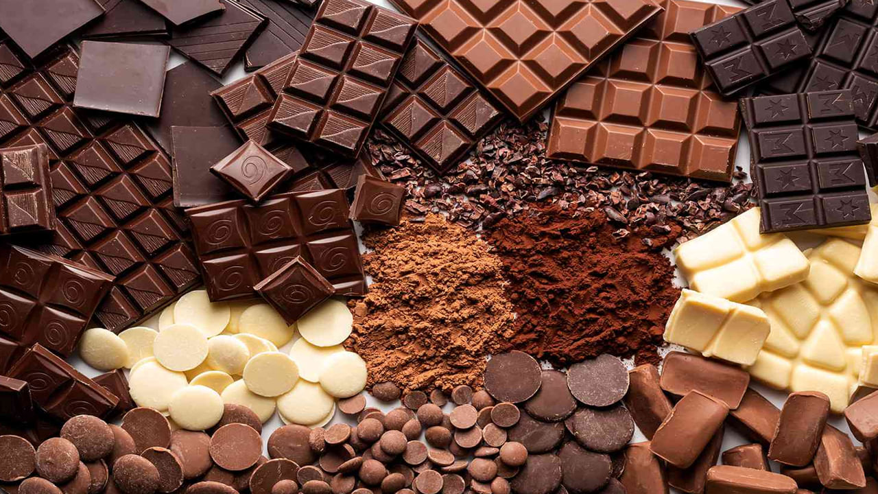 Chocolate- చాక్లెట్‌లో ఉండే కెఫిన్, బీటా-ఫెనిలేథైలమైన్ రెండూ తలనొప్పికి కారణమవుతాయి.