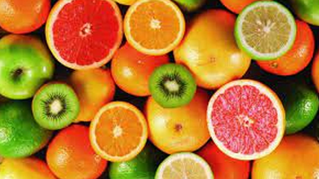 Citrus Fruits- నారింజ, ద్రాక్ష, నిమ్మ, ద్రాక్ష వంటి సిట్రస్ పండ్లలో ఆక్టమైన్ అనే రసాయనం ఉంటుంది. ఇది తలనొప్పికి కారణమవుతుంది.