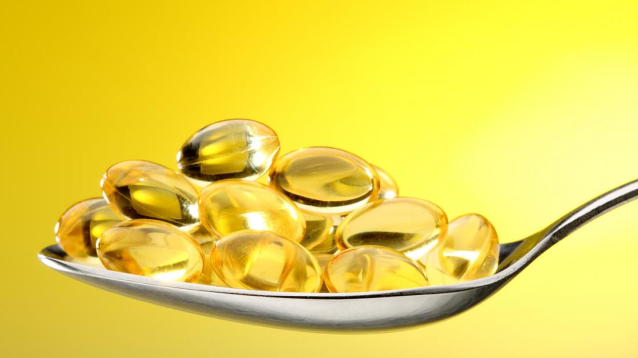 Cod Liver Oil: Cod liver oil is one of the most important supplements for the body.  This oil is extracted from the liver of cod fish.  It is used in the treatment of rickets, psoriasis and tuberculosis.  This oil contains omega-3 fatty acids and high amounts of vitamins A and D.  This reduces inflammation in the body and has many benefits.