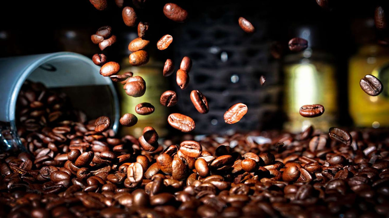 Coffee- కాఫీ ఎక్కువగా తీసుకోవడం వల్ల మైగ్రేన్ లేదా తలనొప్పి వస్తుంది. ఎందుకంటే ఇందులో కెఫీన్ ఉంటుంది.