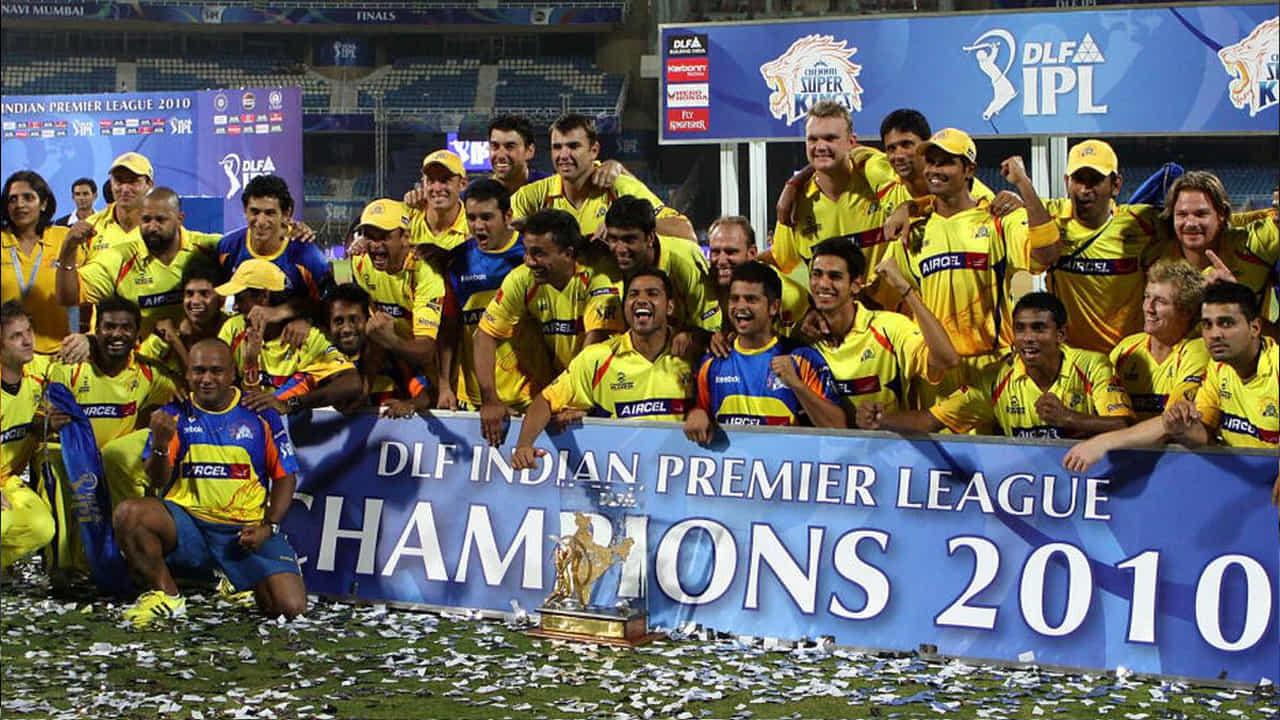 IPL 2010-చెన్నై సూపర్ కింగ్స్: 2010 ఫైనల్ మ్యాచ్లో చెన్నై సూపర్ కింగ్స్ 22 పరుగుల తేడాతో ముంబై ఇండియన్స్ను ఓడించి తొలిసారి టైటిల్ను గెలుచుకుంది.