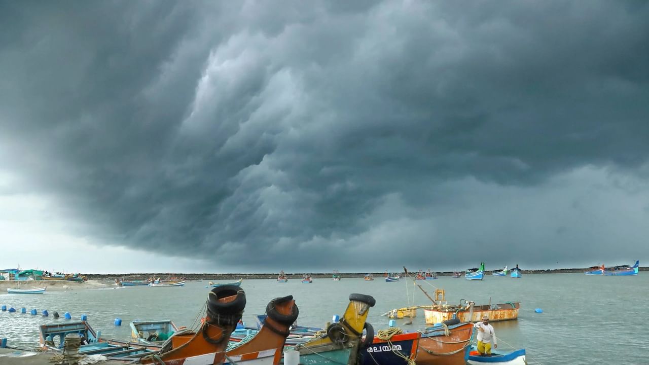 Cyclone Alert: అన్నదాతలపై మరో పిడుగు.. పొంచివున్న తుఫాను ముప్పు.. ‘మోచా’ వచ్చేస్తోంది..!