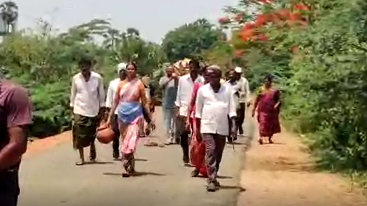 Telangana: తండ్రికి కూతురే కొడుకు.. తలకొరివి పెట్టి దహన సంస్కారాలు నిర్వహించిన తనయ