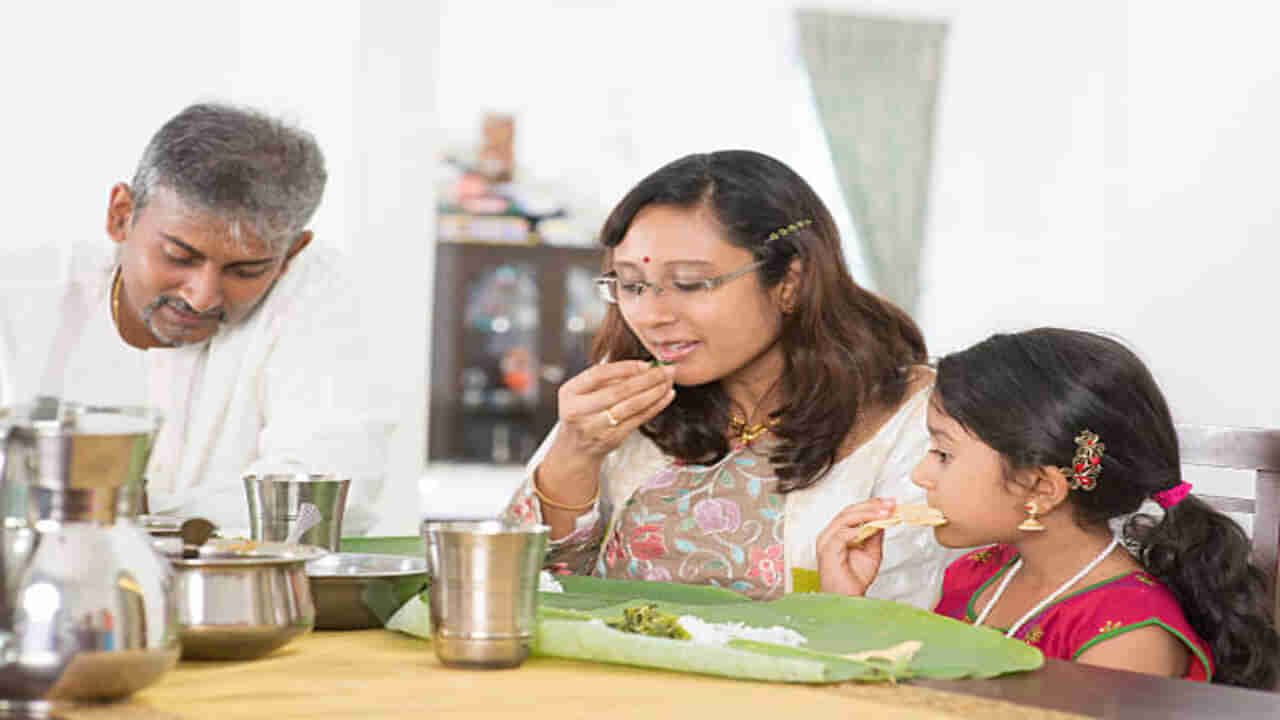 Eating Rules: భోజనం చేసిన తర్వాత  ఈ ఒక్క తప్పు చేశారో.. దరిద్రం పట్టిపీడిస్తుంది.. అదేంటంటే.?