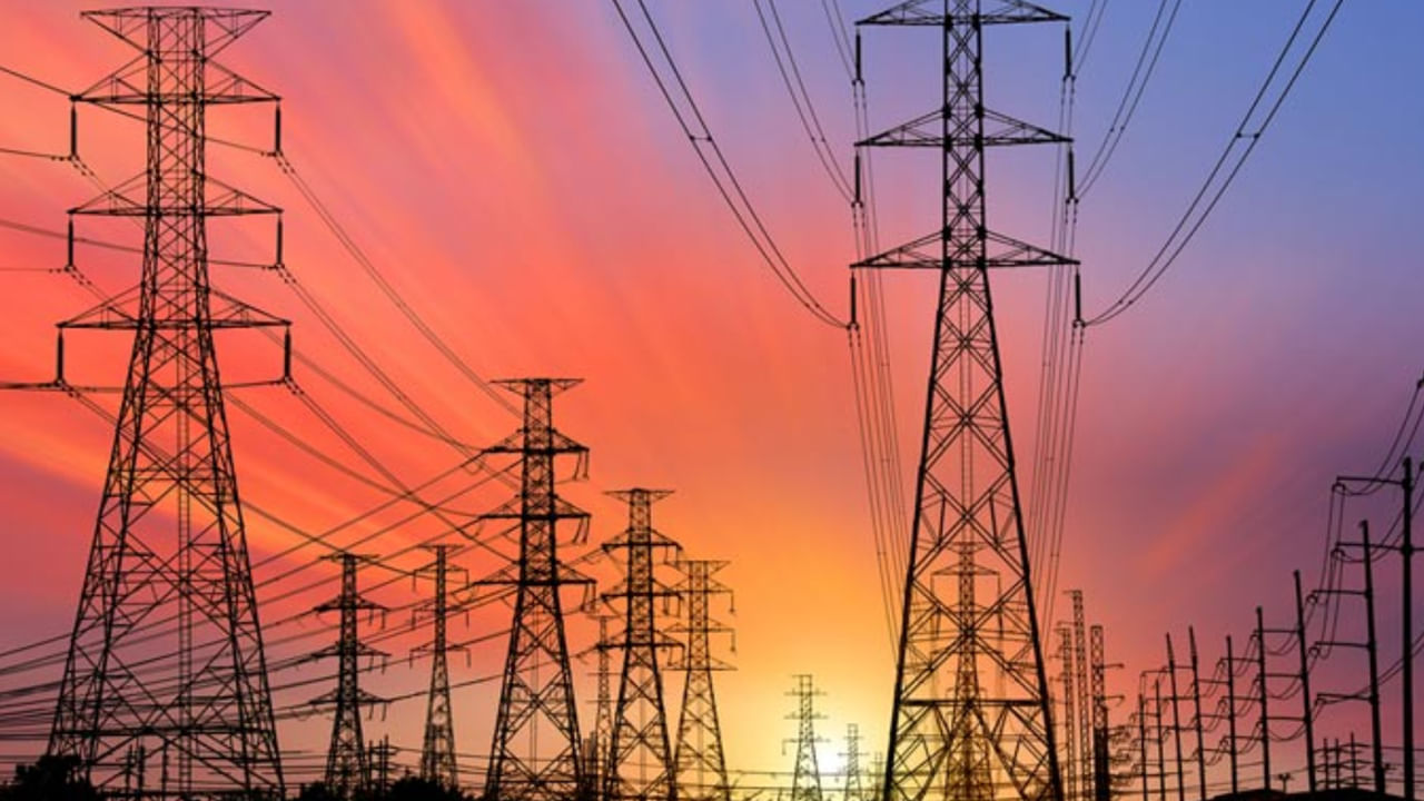 Karnataka: కరెంట్ బిల్లులు చెల్లించబోమంటున్న కర్ణాటక ప్రజలు.. తలలు పట్టుకుంటున్న విద్యుత్ సిబ్బంది