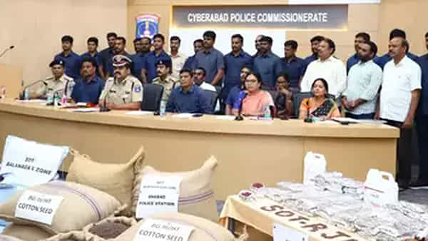 Fake Seeds: రైతును ముంచేందుకు నకిలీ సీడ్స్ సిద్ధం.. నకిలీ రాయుళ్లపై సర్కార్ ఉక్కు పాదం.. ఎనిమిది మంది అరెస్ట్