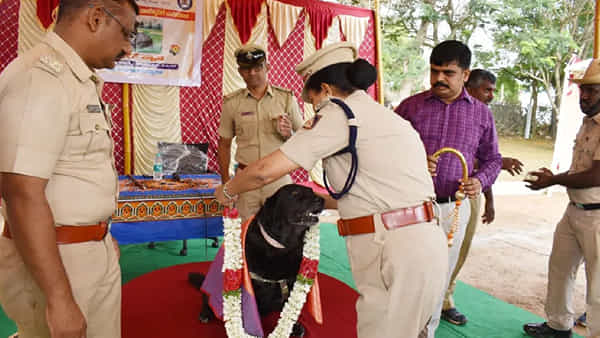 8 ఏళ్లుగా పోలీస్ శాఖలో కీలక విధులు నిర్వహించిన ఏంజెల్కు ఘనంగా వీడ్కోలు