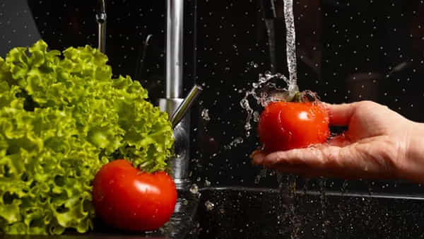 Health Tips: వేసవిలో ఆహారంతో జాగ్రత.. ఈ విషయాలు తప్పక గుర్తుంచుకోండి.. లేదంటే ఆస్పత్రిపాలవుతారు..!