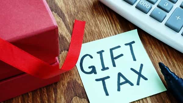 Income Tax On Gifts: మీకు ఎవరైనా ఖరీదైన బహుమతి ఇచ్చారా? వాటిని ట్యాక్స్ కట్టాలా? నిబంధనలేంటో తెలుసుకోండి..