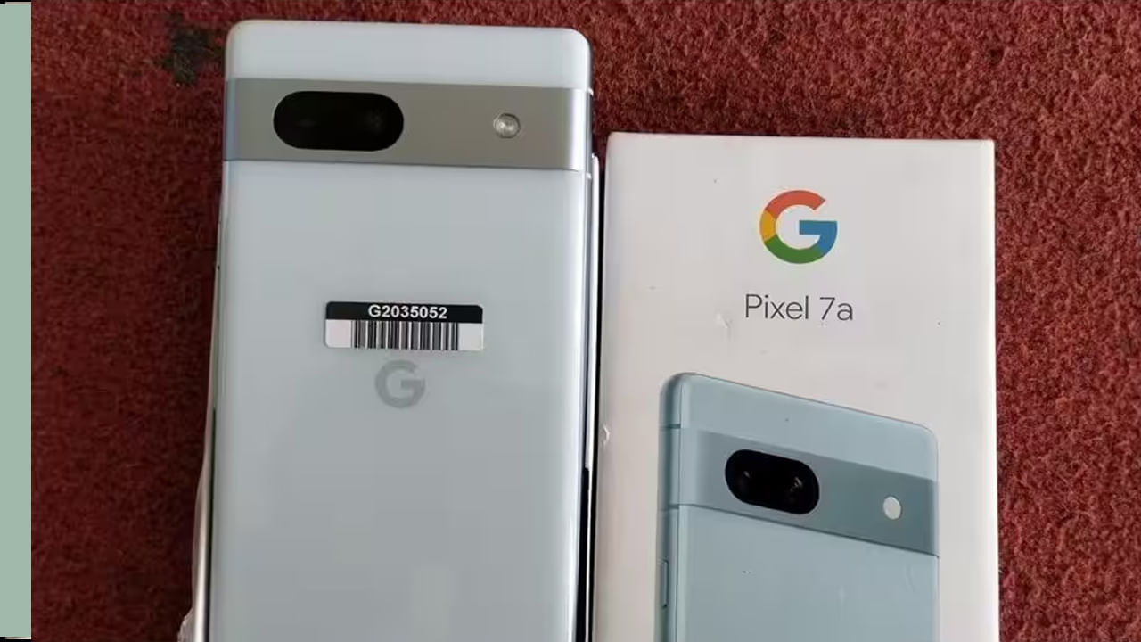 Google Pixel 7a Android 13లో పని చేస్తుంది. ఇంకా, సాఫ్ట్‌వేర్ Android 14కి అప్‌డేట్ చేయబడుతుంది. Google Pixel 6a Android 12తో వస్తుంది.. కానీ అది Android 13కి అప్‌గ్రేడ్ చేయబడింది.