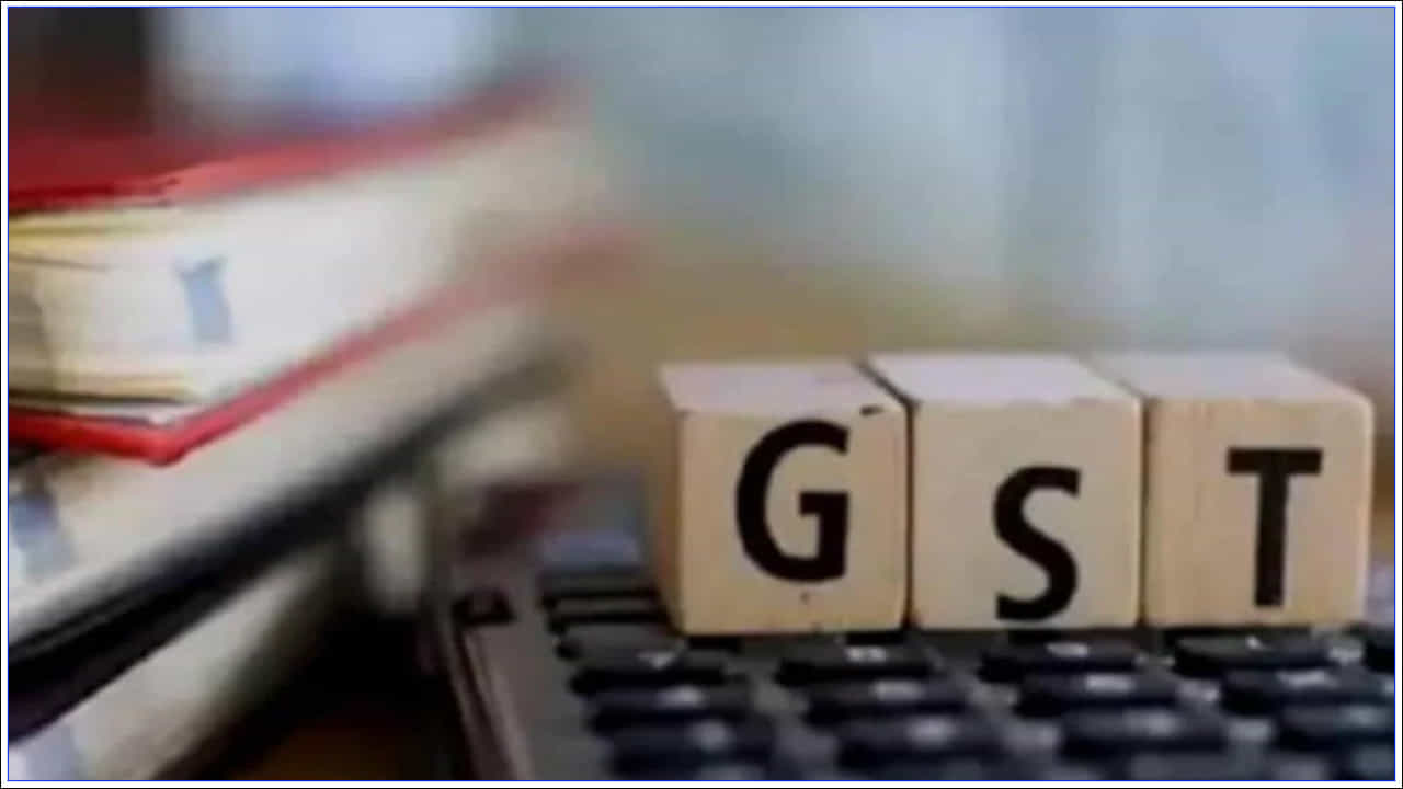 ఏప్రిల్ నెలలో స్థూల జీఎస్టీ వసూళ్లు రూ.1,87,035 కోట్లు. వాటిల్లో సీజీఎస్టీ రూ.38,440 కోట్లు, ఎస్ జీఎస్టీ రూ.47,412 కోట్లు, ఐజీఎస్టీ రూ.89,158 కోట్లు ఉన్నాయి. ఐజీఎస్టీలో విదేశీ వస్తువుల దిగుమతిపై సుంకం రూ.34,972 కోట్లు ఉన్నాయి. విదేశీ వస్తువుల దిగుమతి సుంకం (సెస్) రూ.901 కోట్లతోపాటు మొత్తం సెస్ వసూళ్లు రూ.12,025 కోట్లు నమోదయ్యాయి.