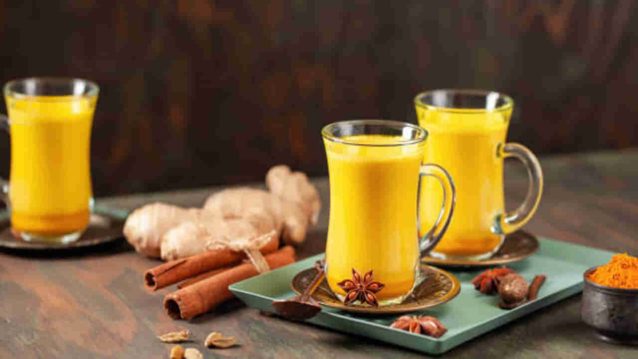 Ayurveda: వేసవిలో పాలల్లో పసుపు కలుపుకొని తాగితే ప్రమాదమా..? ఆయుర్వేదం ఏం చెబుతోంది..